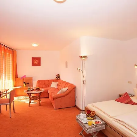Land- Und Aktivhotel Altmuehlaue Отель 3*