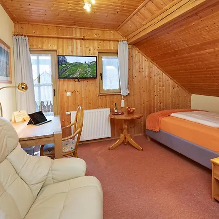 Land- Und Aktivhotel Altmuehlaue Отель Бад-Родах