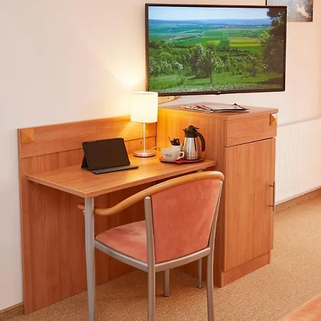Land- Und Aktivhotel Altmuehlaue