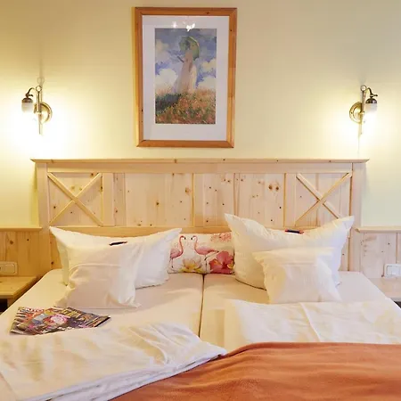 Отель Land- Und Aktivhotel Altmuehlaue 3*