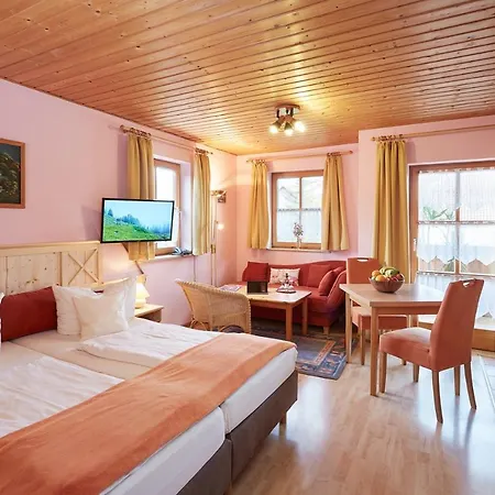 Отель Land- Und Aktivhotel Altmuehlaue 3*