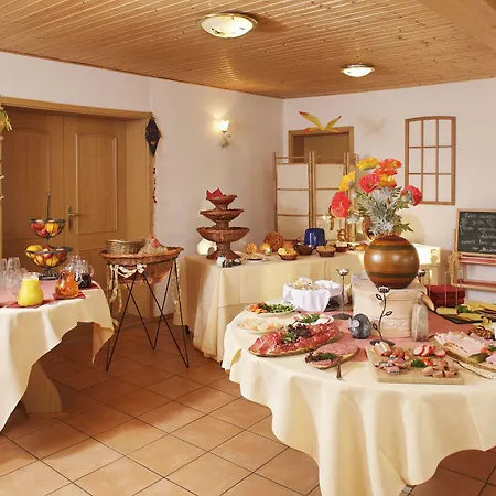 Land- Und Aktivhotel Altmuehlaue מלון 3*