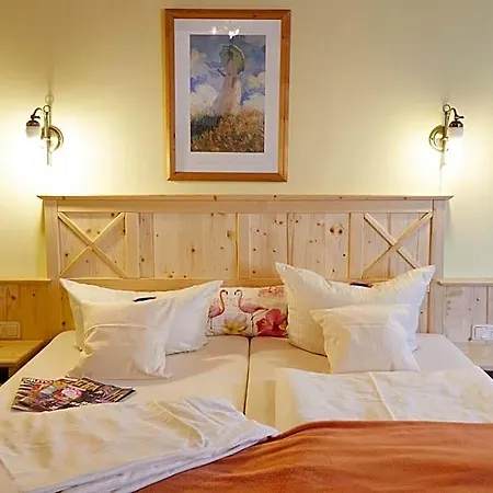 Land- Und Aktivhotel Altmuehlaue Hotell 3*